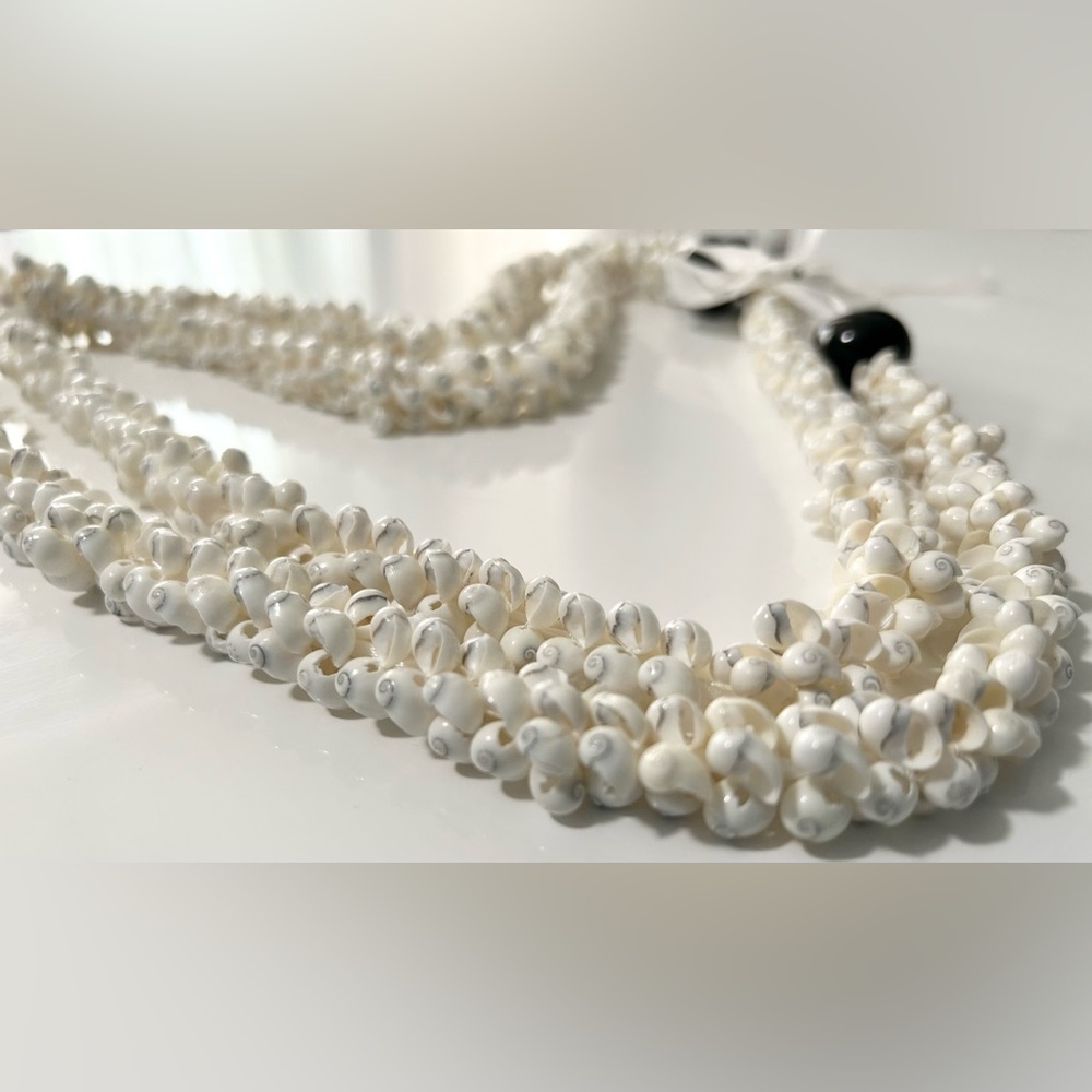 Hawaiian Rope Mongo Shell Leis | White |  The Big Island, Hawaii